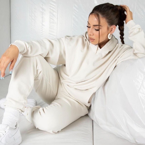 Thirty Years Sweatshirt Hoodie Oversized Neutral Capsule Wardrobe Minimalistic - Picture 1 of 7